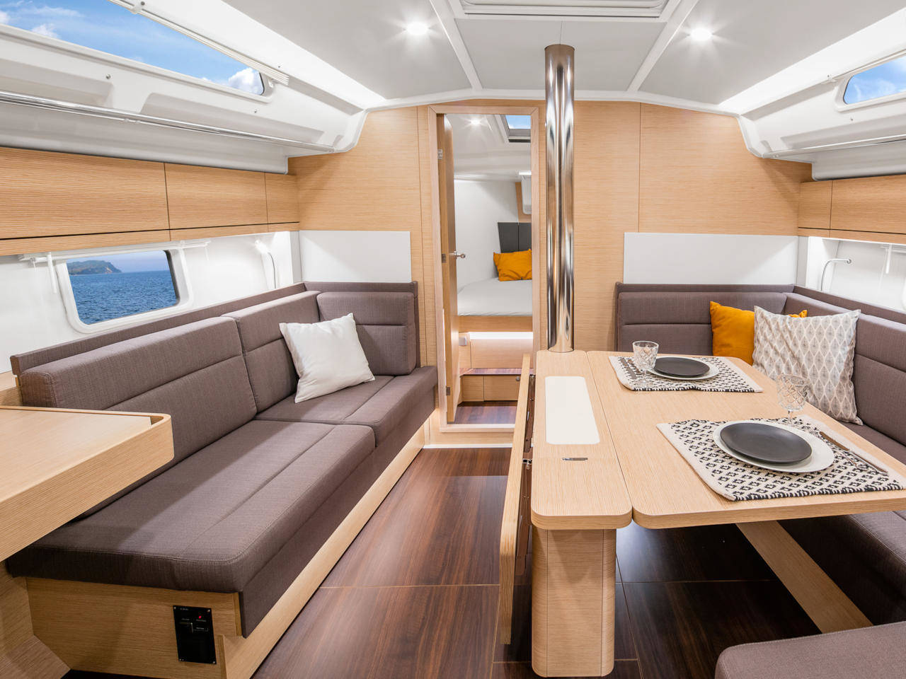 Hanse 418 