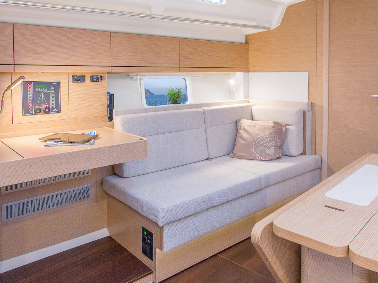 Hanse 418 