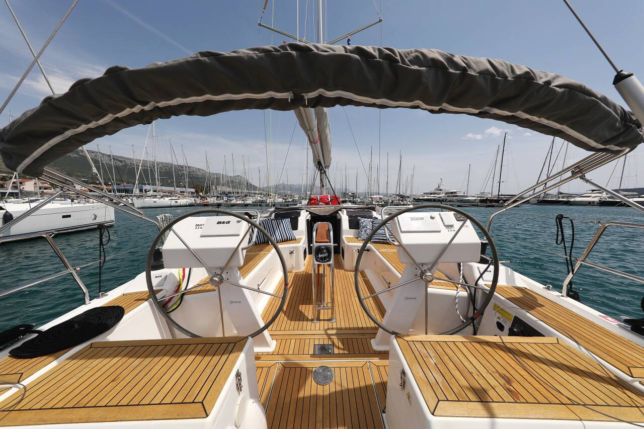 Hanse 455 Purple Rain