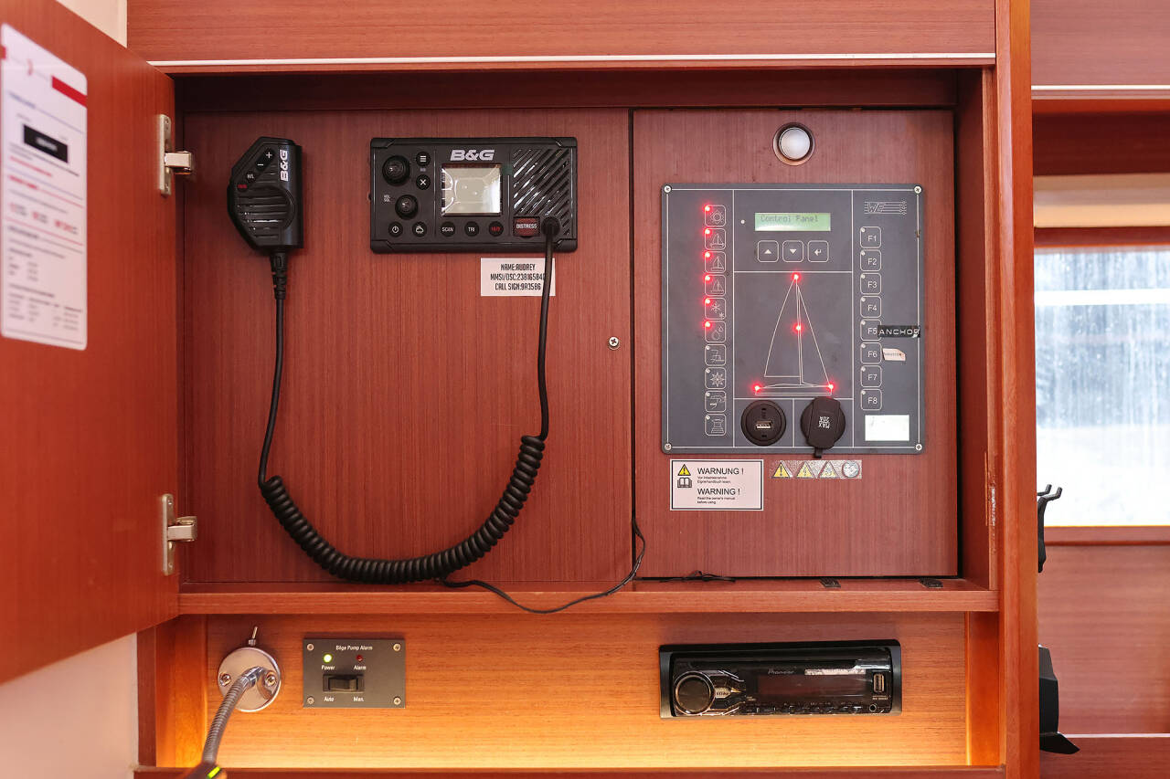 Hanse 455 Purple Rain