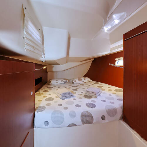 Hanse 455 Purple Rain