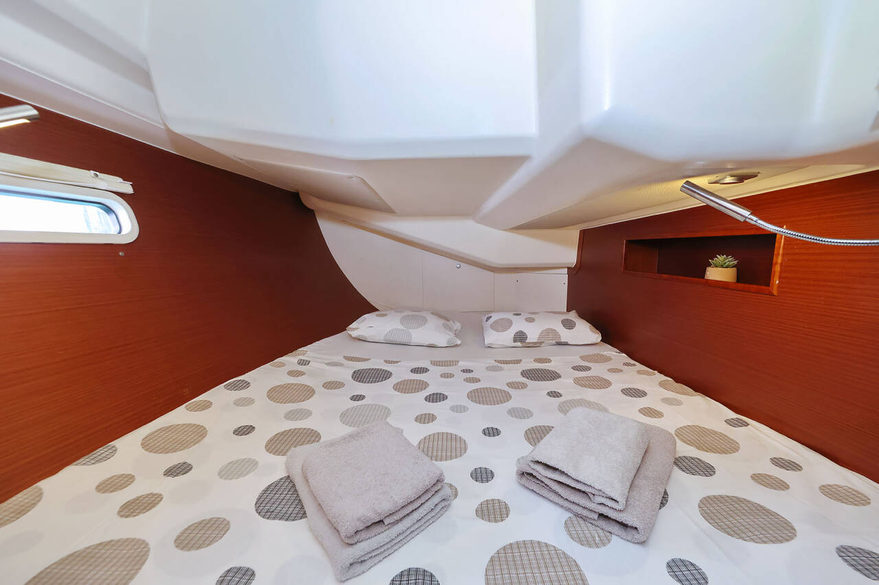 Hanse 455 Purple Rain