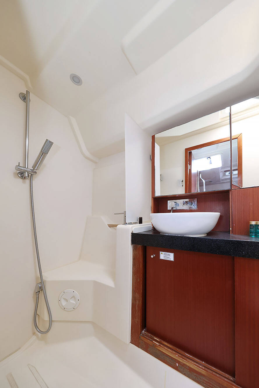 Hanse 455 Purple Rain