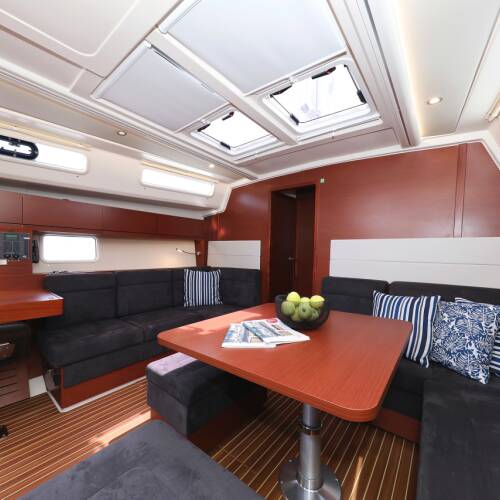Hanse 458 Mika