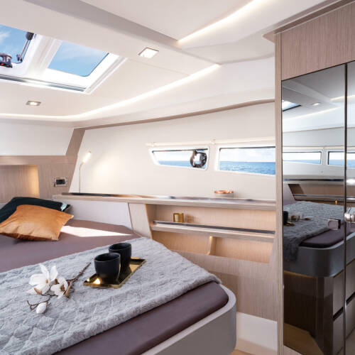 Sealine S335 