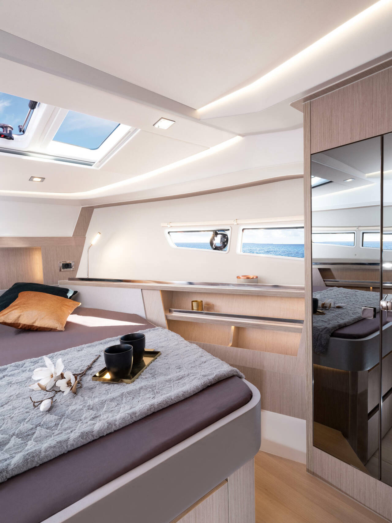 Sealine S335 