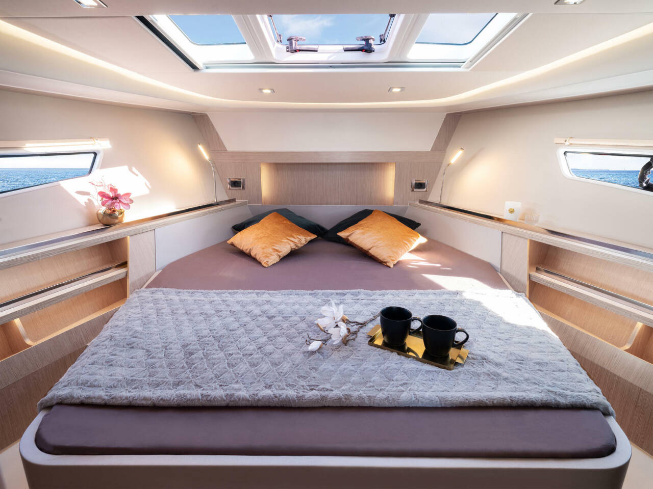 Sealine S335 