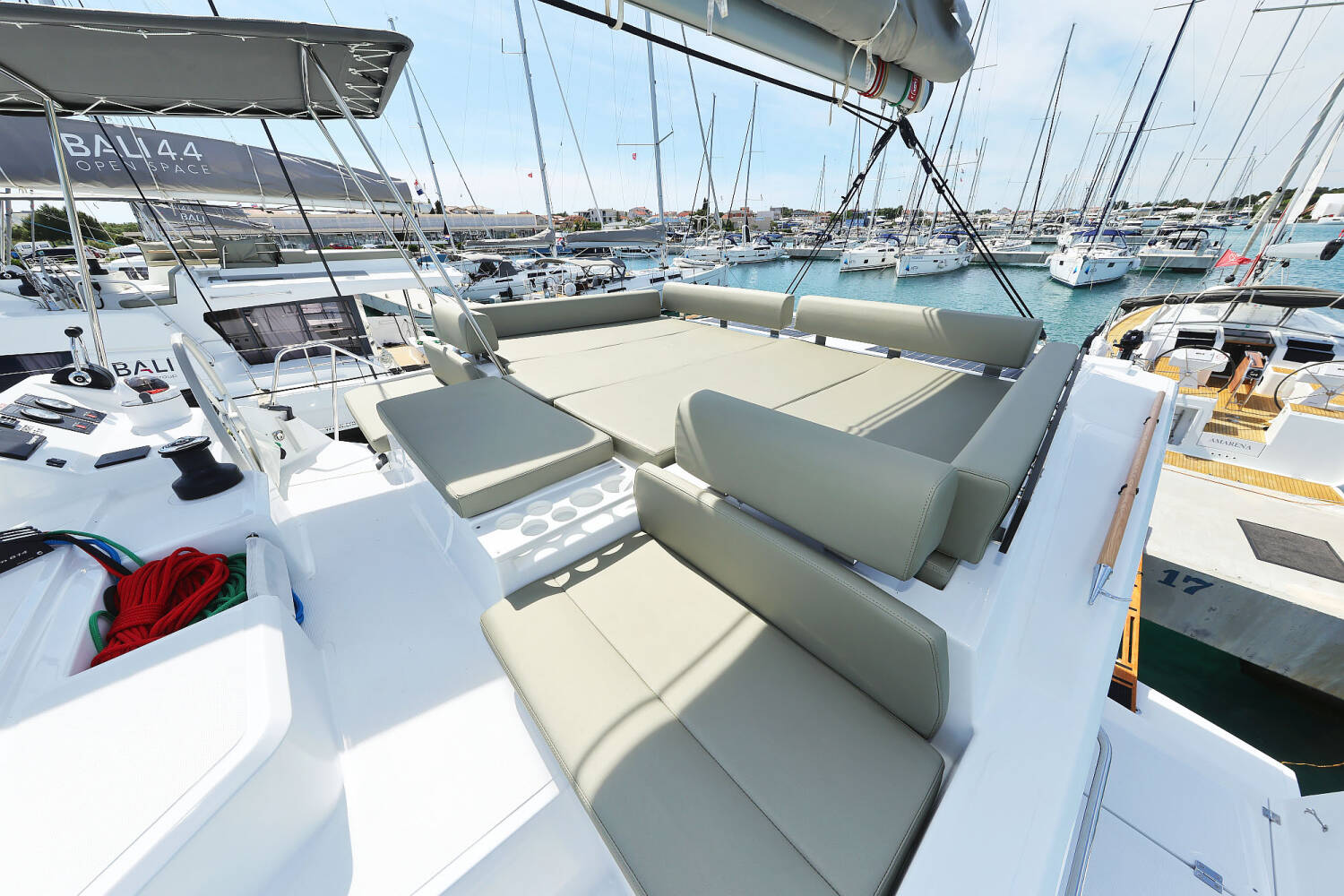 Bali Catspace OW  | Playtime - OW