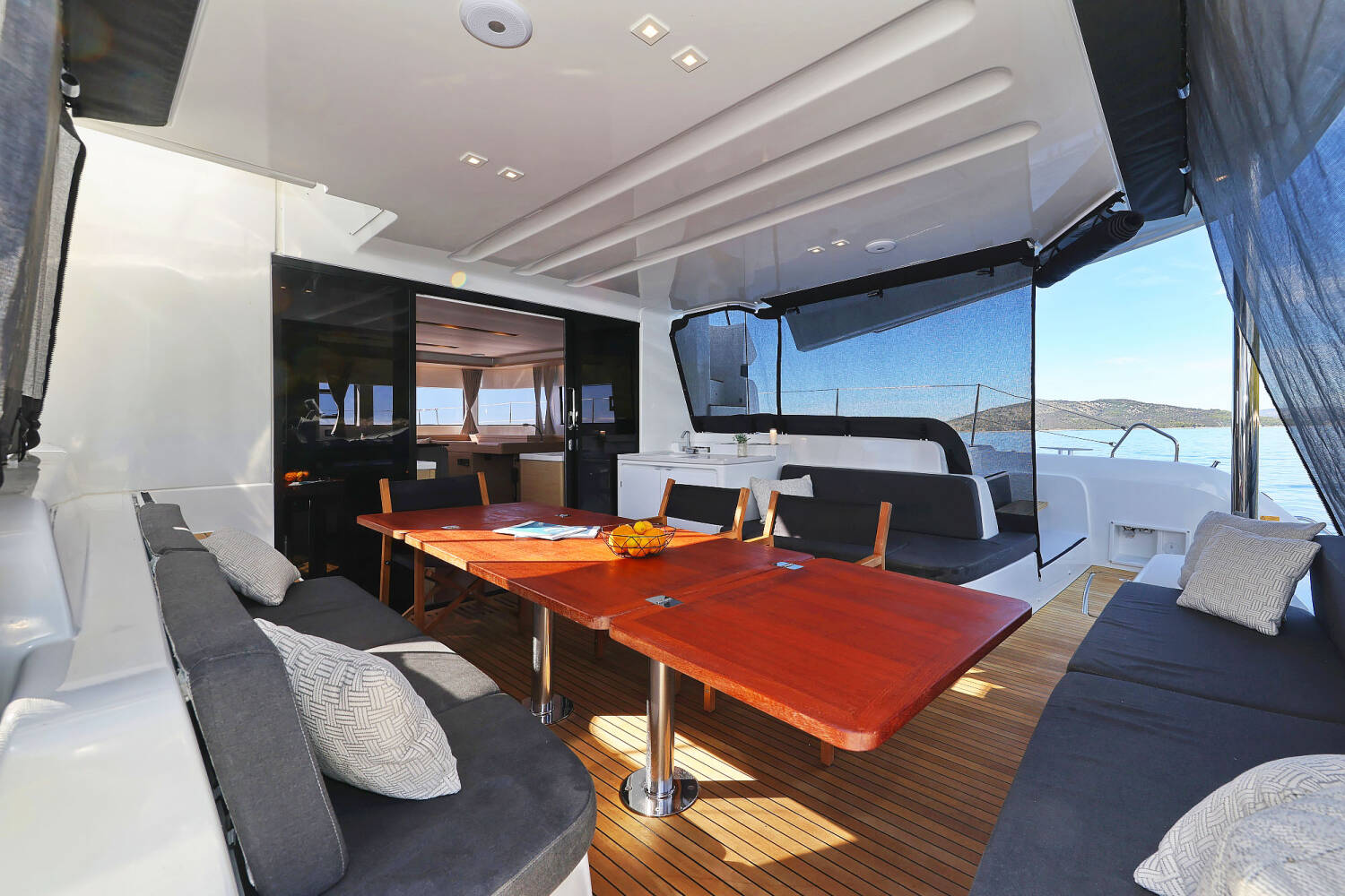 Lagoon 51  | Maestro