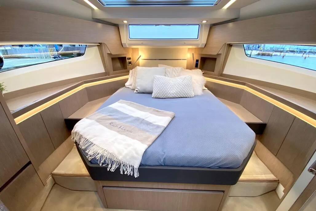 Sealine F430  | Tireless Too