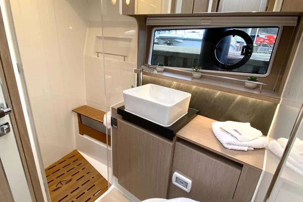 Sealine F430  | Tireless Too